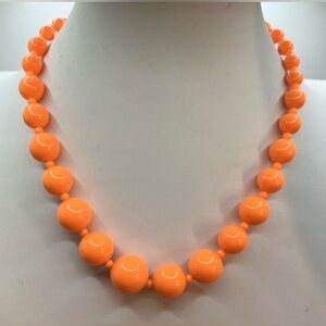CLAIR’S BRIGHT ORANGE GRADUATED STRAND CHOKER NECKLACE